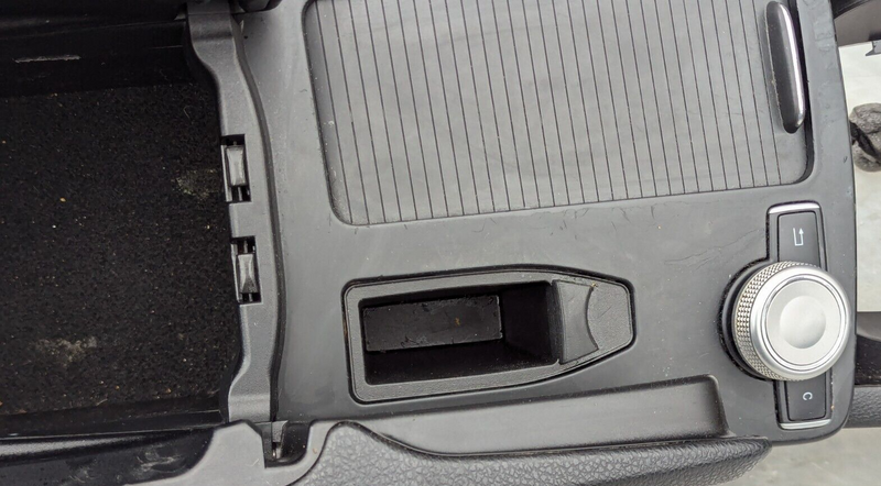MERCEDES-BENZ C-CLASS W204 07-11 CENTER CONSOLE ARM REST BLACK A2046800150