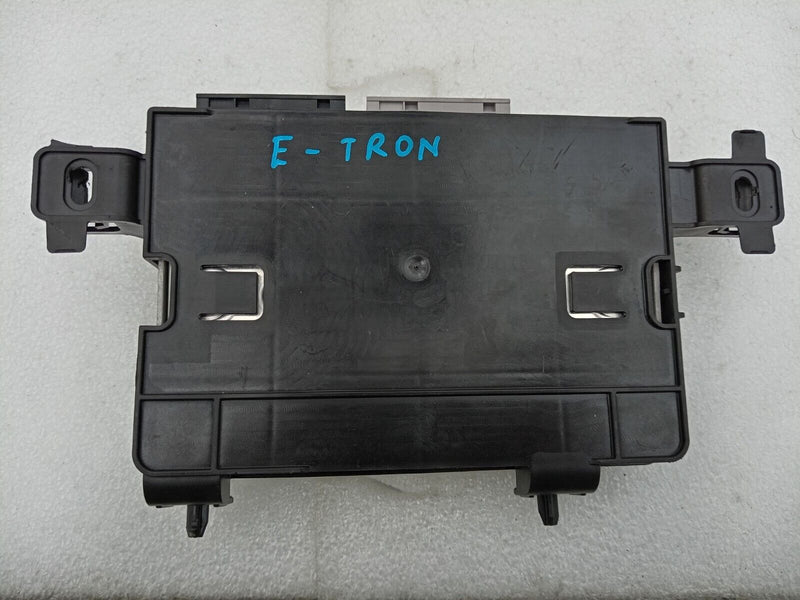 AUDI E-TRON DIAGNOSTIC INTERFACE DATA BUS GATEWAY EMERGENCY CALL UNIT 4K1907468D