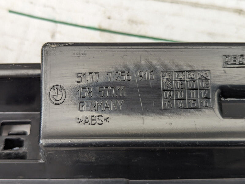 BMW 3 SERIES F30 2011-2019 RIGHT O/S SIDE SKIRTING MOUNT BRACKET 7256916 GENUINE