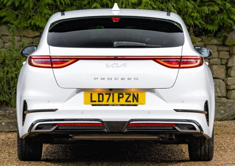 KIA PROCEED GT-LINE 2021-ON REAR BUMPER PAIR LEFT & RIGHT TRIM MOULDING CHROME