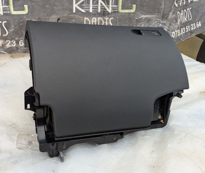 MERCEDES-BENZ C-CLASS W204 07-11 GLOVE BOX STORAGE COMPARTMENT A2046800011