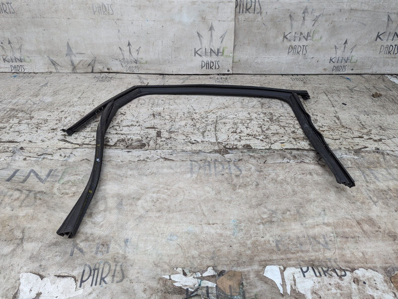 SKODA KAROQ NU7 17-21 REAR RIGHT O/S DOOR WINDOW GUIDE SEAL 575839431Q GENUINE