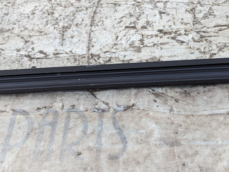 SKODA KAROQ NU7 17-21 FRONT RIGHT O/S WINDOW INNER SLIDING SEAL 575837471