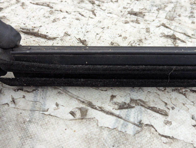 SKODA KAROQ NU7 17-21 FRONT LEFT N/S WINDOW INNER SLIDING SEAL 575837471 GENUINE