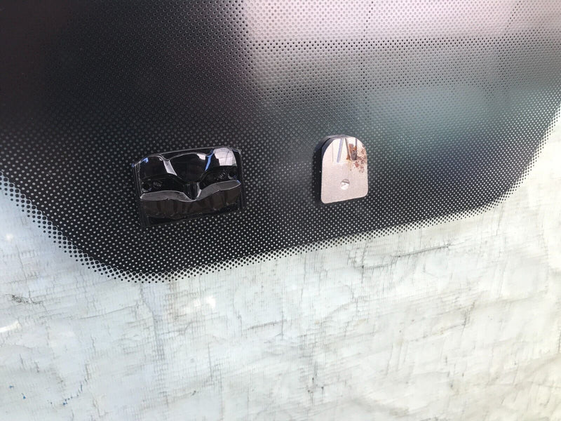 HYUNDAI IX35 2010-2015 WINDSCREEN GLASS HEATED & RAIN SENSOR GENUINE 86115-4W100