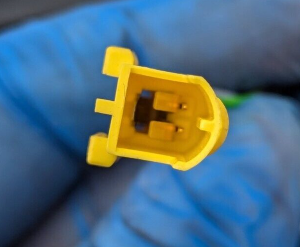 FIAT ABARTH 500 08-15 FRONT LEFT N/S SEAT BELT PRETENSIONER 34022871 GENUINE