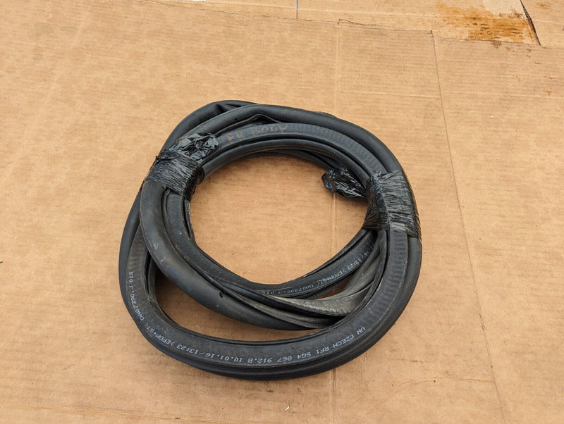 VW GOLF 2012-2020 FRONT RIGHT SIDE BODY INTERIOR DOOR RUBBER SEAL 5G4867912B