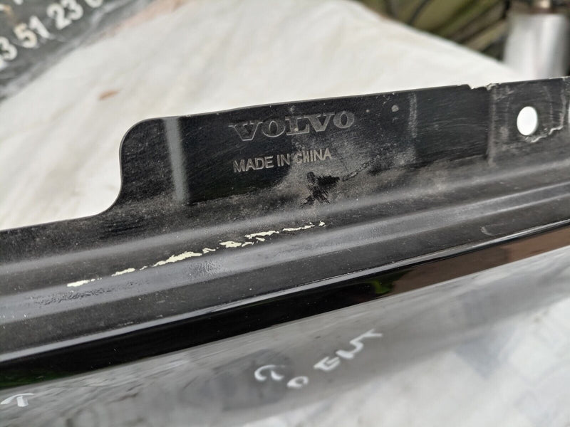 VOLVO XC60 MK2 2017-20 GENUINE FRONT FENDER WING PANEL RIGHT DRIVER SIDE