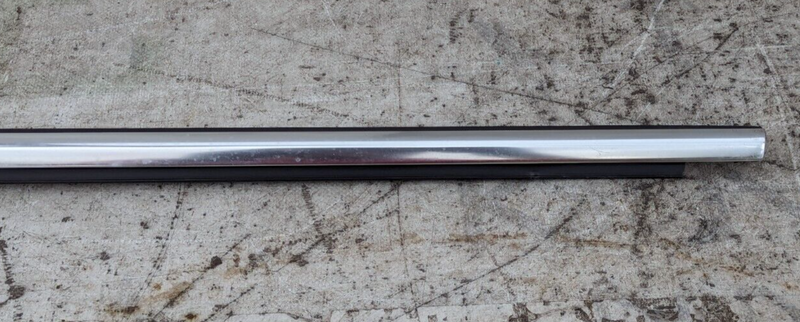 SKODA KAROQ NU7 17-21 FRONT RIGHT O/S DOOR WINDOW TOP MOLDING STRIP TRIM GENUINE