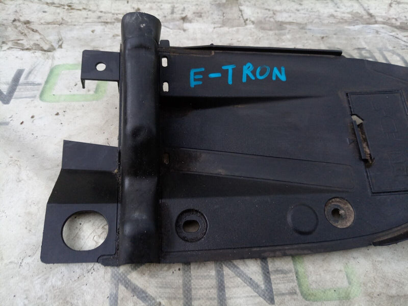 AUDI E-TRON 2018-ON FRONT LEFT ENGINE COMPARTMENT TRIM COVER 4KE821169 GENUINE