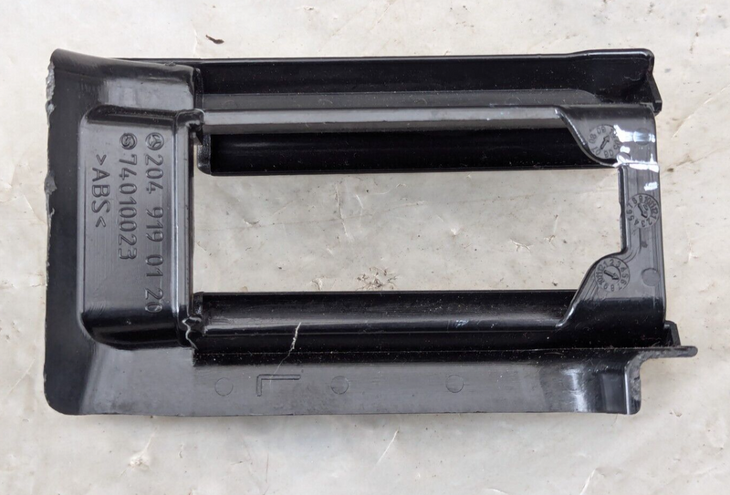 MERCEDES C-CLASS W204 FRONT LEFT SEAT N/S INNER RAIL TRIM COVER A2049190120