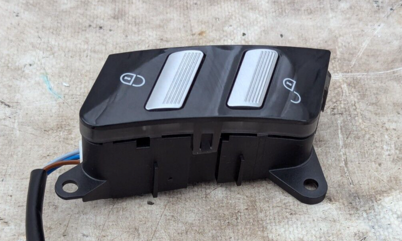 MERCEDES S CLASS W221 06-13 FRONT LEFT N/S DOOR LOCK SWITCH A2218213051 GENUINE