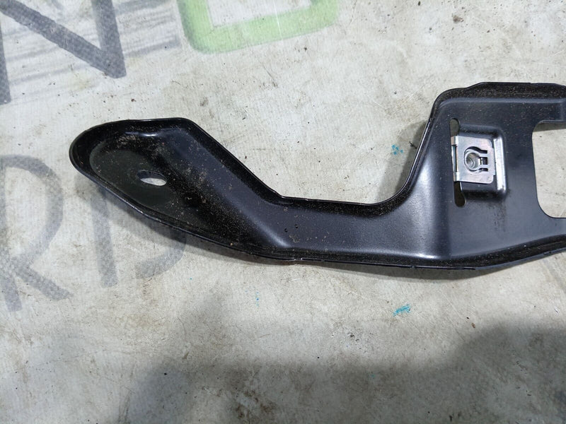 AUDI E-TRON 2018-ON REAR SEAT FOLDING BRACKET 4KE864228 GENUINE