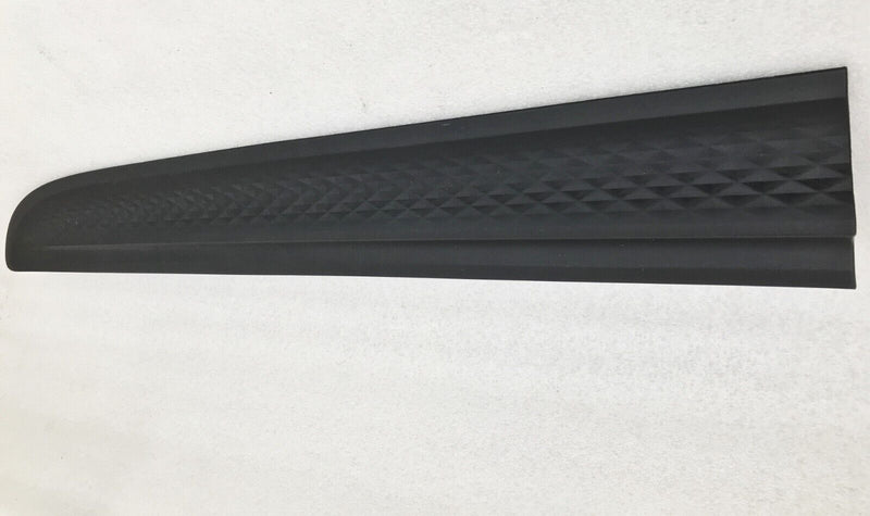 PORSCHE MACAN S T GTS LEFT SIDE FRONT DOOR PANEL LOWER TRIM MOULDING 95B837889
