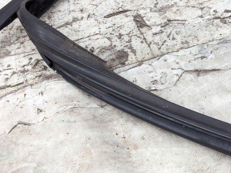 SKODA KAROQ NU7 17-21 REAR LEFT N/S DOOR WINDOW GUIDE SEAL 5J0837431 GENUINE