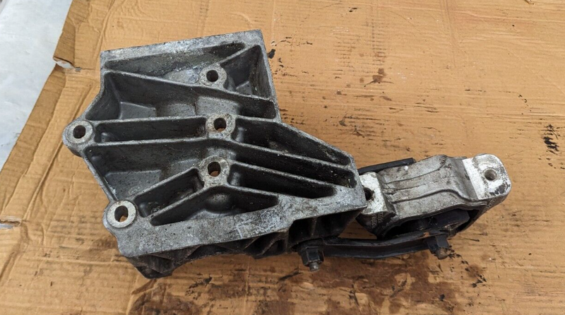 RANGE ROVER EVOQUE L538 2.2L DIESEL 11-15 DRIVESHAFT MOUNT BRACKET 6G9N-4H473-CE