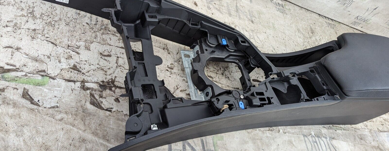 BMW 3 SERIES F30 2011-2019 CENTRAL CONSOLE ARMREST 105015903 GENUINE