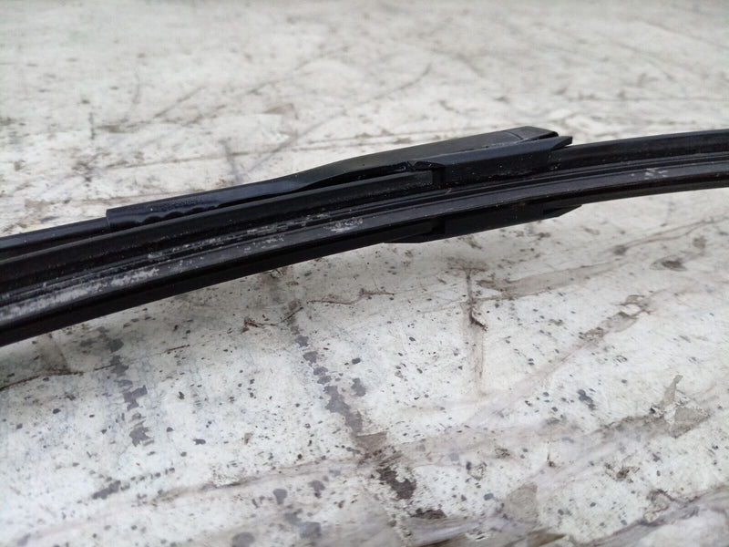 AUDI E-TRON 2018-ON FRONT WINDSCREEN WIPER ARM 97036203 GENUINE