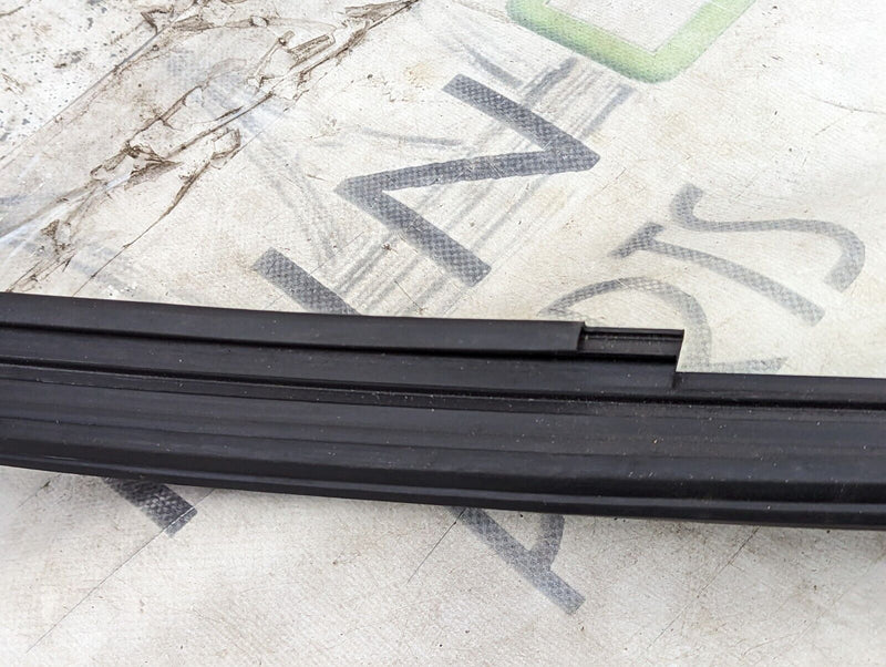 AUDI E-TRON 2018-ON FRONT LEFT N/S WINDOW GUIDE 4KE837431B GENUINE