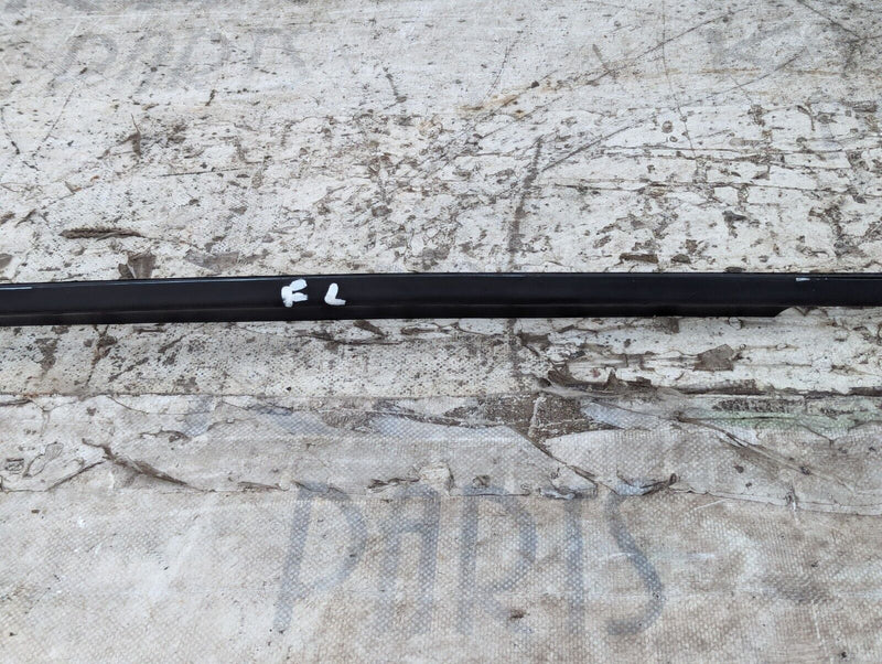 SKODA KAROQ NU7 17-21 FRONT LEFT N/S DOOR WINDOW SLIDING GUIDE 5J0837477 GENUINE