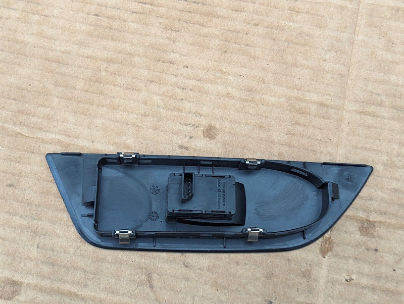 BMW X1 E84 09-15 REAR RIGHT O/S ELECTRIC WINDOW CONTROL SWITCH PANEL 6935534