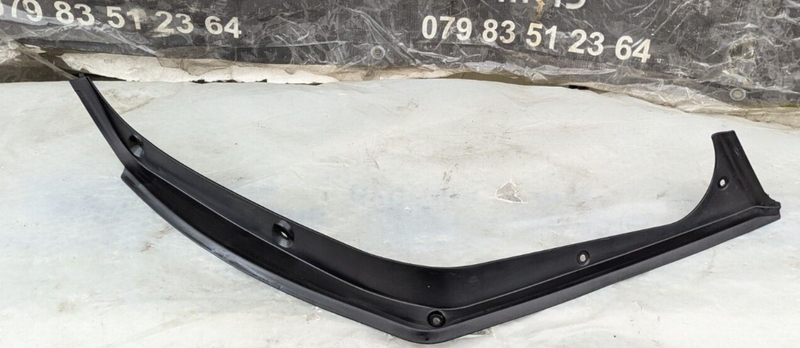 MERCEDES-BENZ C-CLASS W204 07-11 DRIVER RIGHT O/S BOOTLID COVER TRIM A2046931633