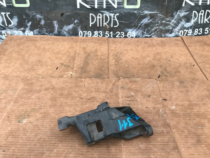 NISSAN QASHQAI J11 MK2 1.6 DCI 2013-20 ENGINE MOUNT BRACKET CARRIER 304414EG0A
