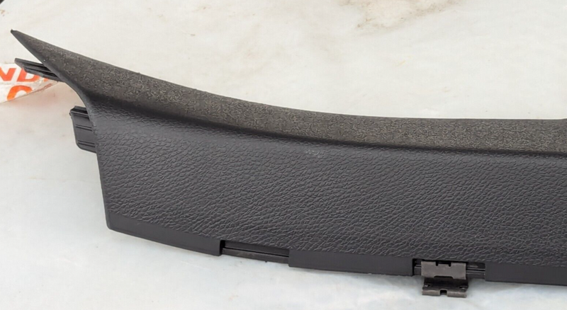 MERCEDES-BENZ C-CLASS W204 07-11 REAR RIGHT O/S ENTRANCE STRIP COVER A2046903825