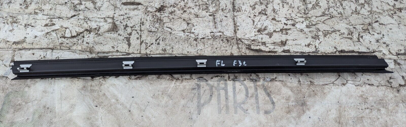 BMW 3 SERIES F30 11-19 FRONT LEFT N/S INSIDE DOOR WINDOW CHANNEL SEALING STRIP