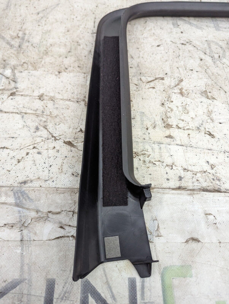 AUDI E-TRON 2018-ON LEFT N/S DOOR WINDOW FRAME TRIM 4KE867671 GENUINE
