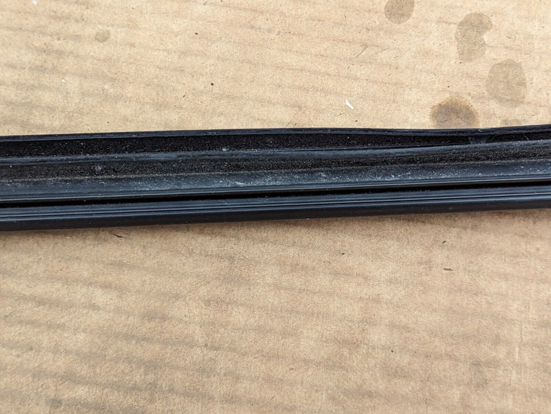 VW GOLF MK7 2012-2020 FRONT RIGHT O/S IN DOOR WINDOW MOLDING TRIM 5G4837479