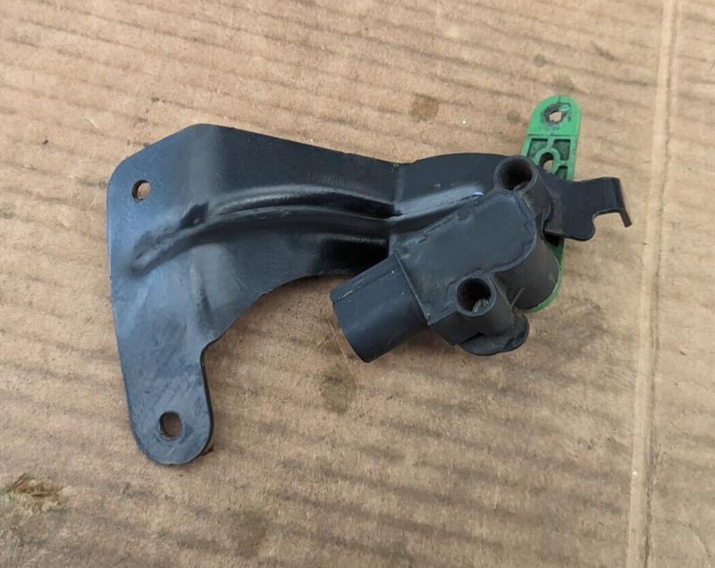 VW GOLF MK7 2012-2020 REAR LEFT HEADLIGHT LEVELING SENSOR 5Q0512521G GENUINE