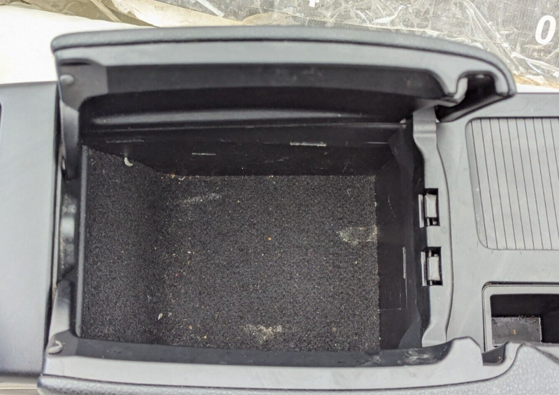 MERCEDES-BENZ C-CLASS W204 07-11 CENTER CONSOLE ARM REST BLACK A2046800150