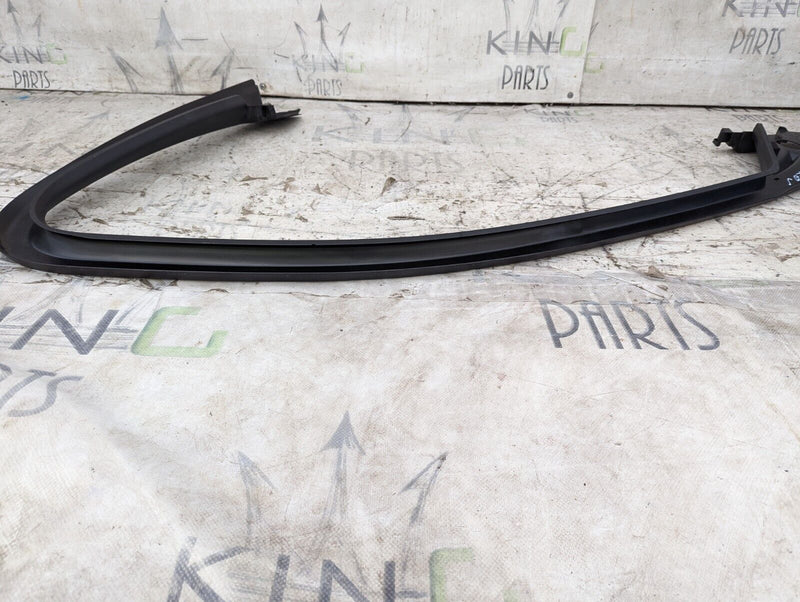 AUDI E-TRON 2018-ON LEFT N/S DOOR WINDOW FRAME TRIM 4KE867609 GENUINE