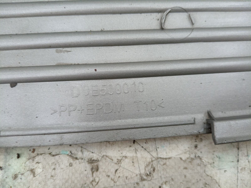 LAND RANGE ROVER VOGUE L322 2002-2009 REAR BUMPER TRIM COVER D0E500010