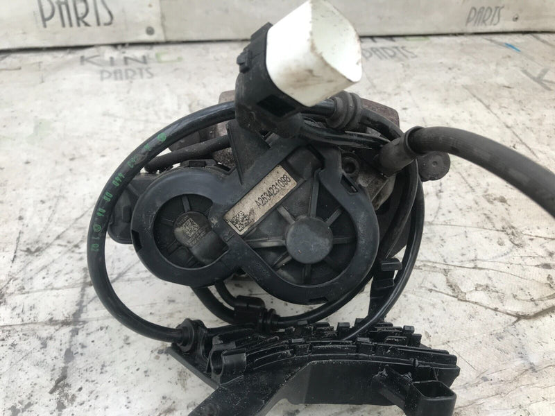 MERCEDES GLC X253 2.0 PETROL RIGHT DRIVER SIDE ELECTRIC REAR BRAKE CALIPER