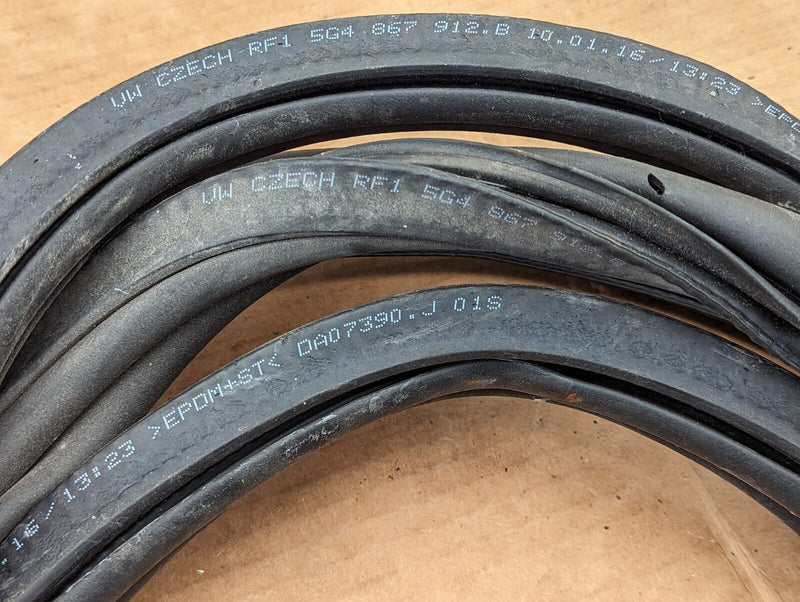 VW GOLF 2012-2020 FRONT RIGHT SIDE BODY INTERIOR DOOR RUBBER SEAL 5G4867912B