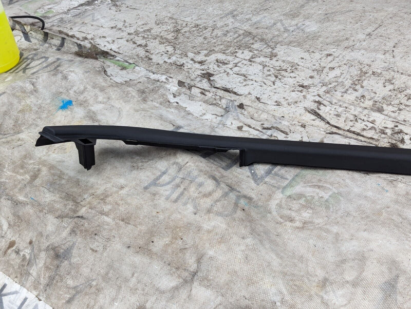 MERCEDES S-CLASS W221 06-13 FRONT RIGHT O/S DOOR WINDOW OUTER FRAME A2217250271
