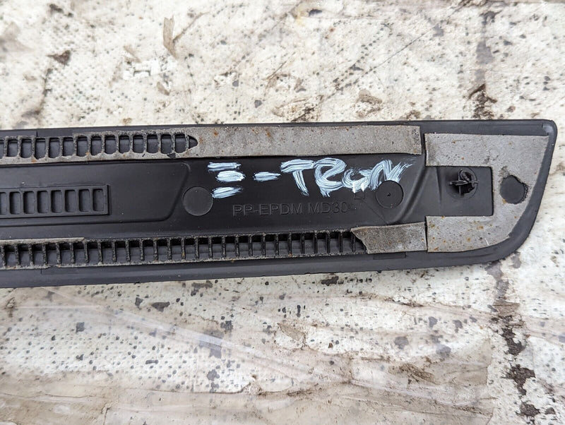 AUDI E-TRON 2018- ON LEFT N/S SILL ENTRY TRIM STRIP 8W0853373G GENUINE