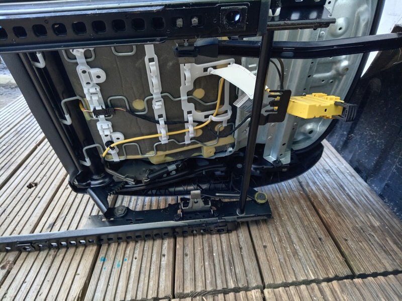 BMW X1 E84 2009-15 GENUINE FRONT SEAT LEFT PASSENGER SIDE in BLACK / GREY