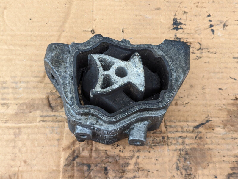 RANGE ROVER EVOQUE L538 2.2L DIESEL 11-15 ENGINE MOUNT BRACKET SUPPORT TR8070M18