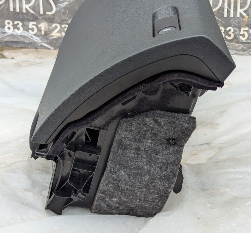 MERCEDES-BENZ C-CLASS W204 07-11 GLOVE BOX STORAGE COMPARTMENT A2046800011
