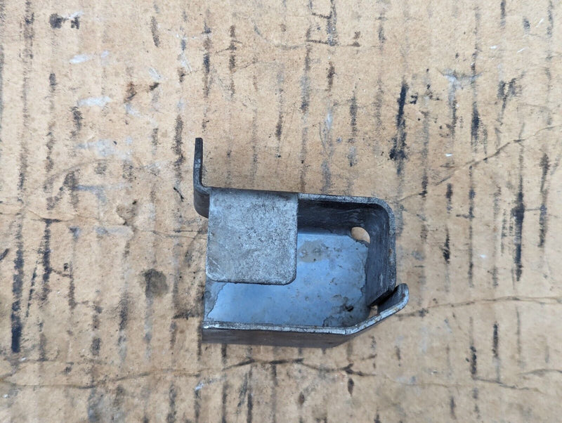 MERCEDES S-CLASS S320 W221 06-13 CRANKSHAFT POSITION SENSOR SHIELD A6420161224