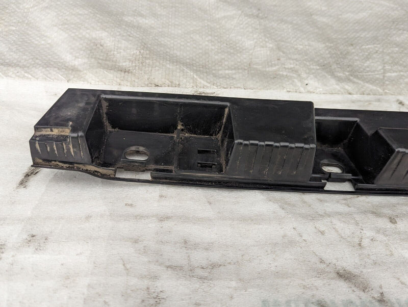 BMW X1 E84 09-15 LEFT SIDE STRIP SKIRT MOUNTING BRACKET GENUINE 2991497