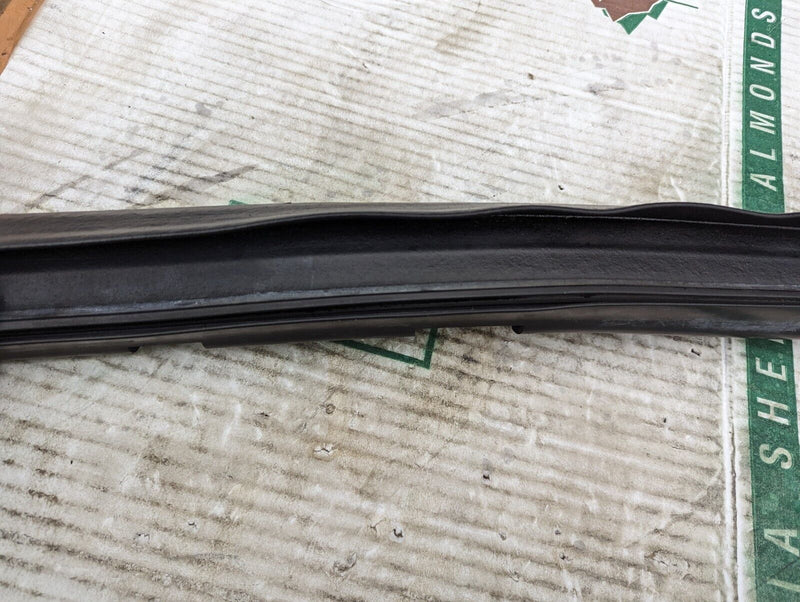 BMW 3 SERIES F30 2011-2019 REAR ENGINE HOOD BONNET RUBBER SEAL 7239146 GENUINE