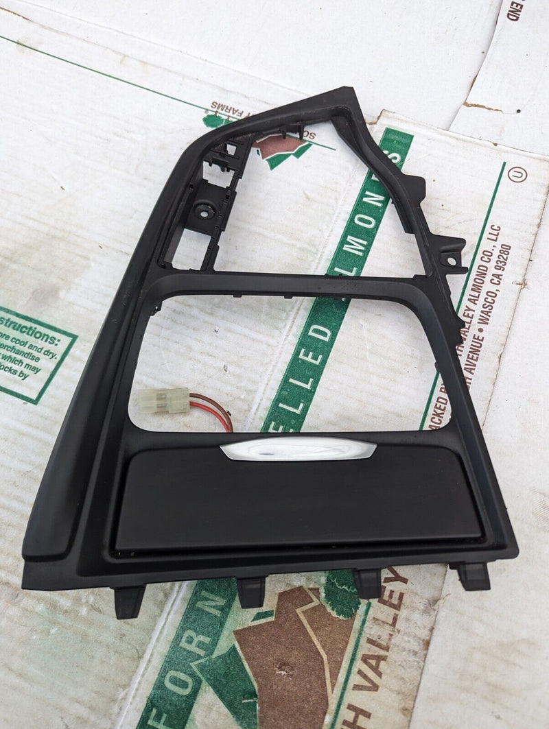 BMW 3 SERIES F30 11-19 CENTER CONSOLE AND ASHTRAY TRIM  9218926 GENUINE