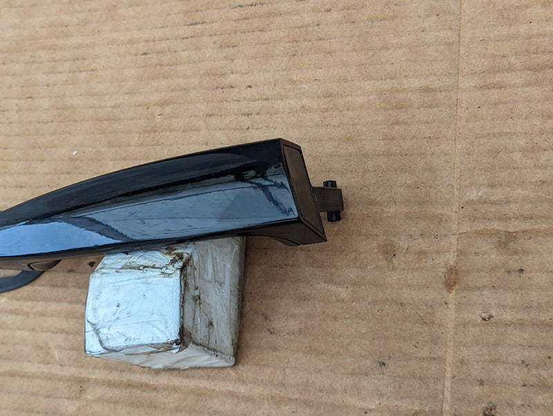 BMW X1 E84 09-15 REAR RIGHT O/S DOOR HANDLE 242688 GENUINE