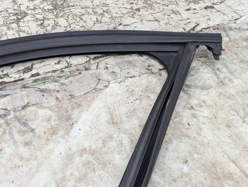 BMW 3 SERIES F30 11-19 FRONT LEFT N/S DOOR WINDOW GUIDE SEAL GASKET 7258325