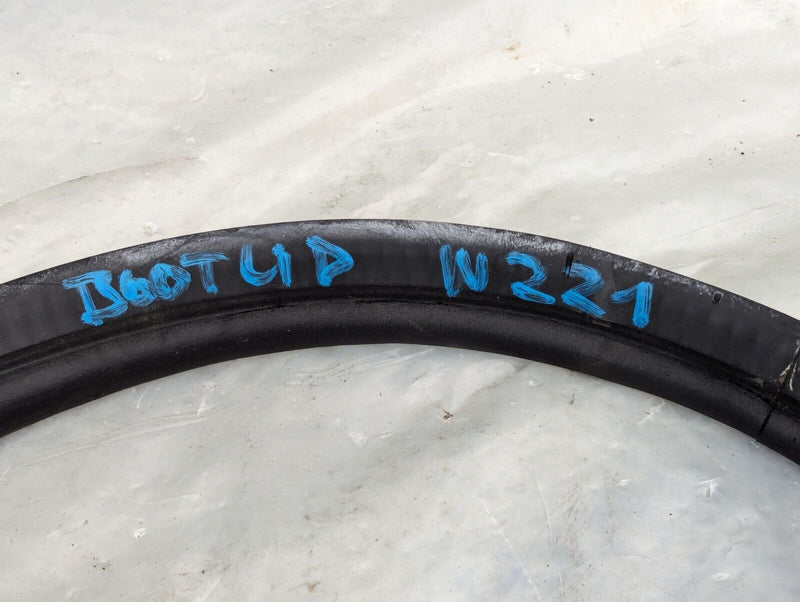 MERCEDES S-CLASS W221 S320 06-2013 REAR BOOT LID RUBBER SEAL A2217500598 GENUINE