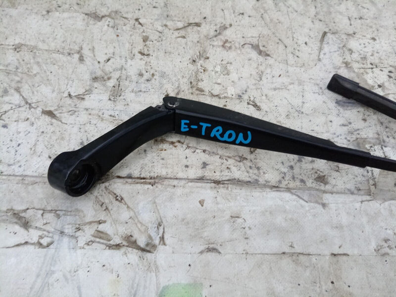 AUDI E-TRON 2018-ON FRONT WINDSCREEN WIPER ARM 97036203 GENUINE